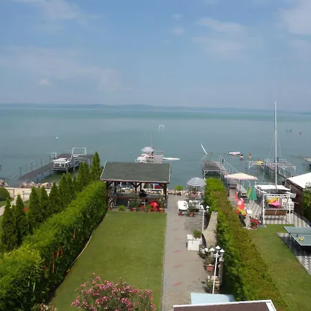 In Balaton 19799 Siófok